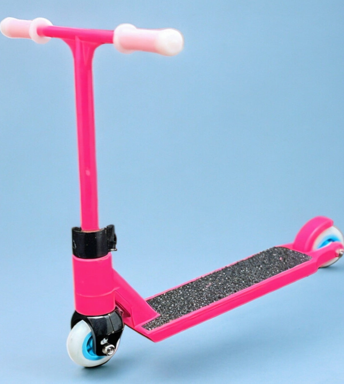 Finger Whip Pink Finger Scooter